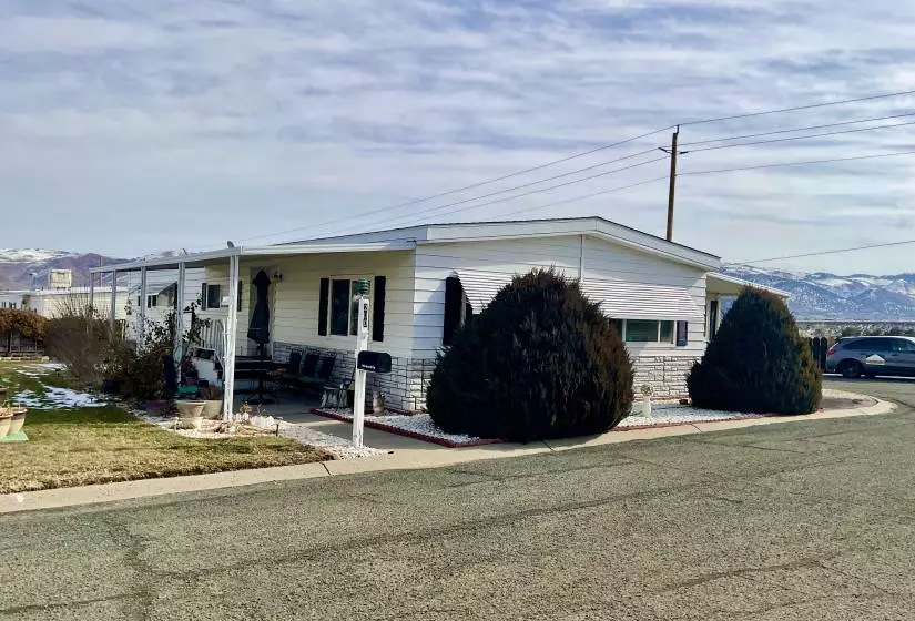 200 Daggett Drive, Reno, Nevada 89511, 3 Bedrooms Bedrooms, 10 Rooms Rooms,2 BathroomsBathrooms,Manufactured,Residential,Daggett,230001270