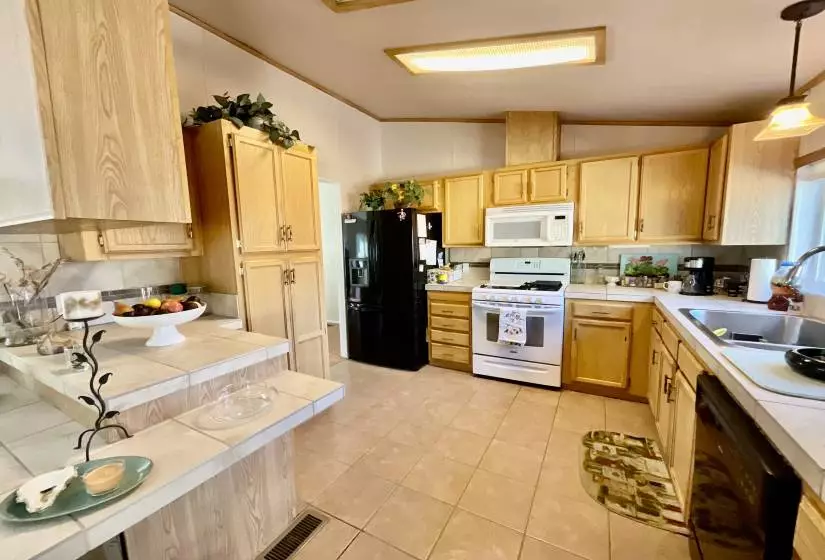 19 Brookshire Drive, Reno, Nevada 89506, 3 Bedrooms Bedrooms, 10 Rooms Rooms,2 BathroomsBathrooms,Manufactured,Residential,Brookshire,230010710