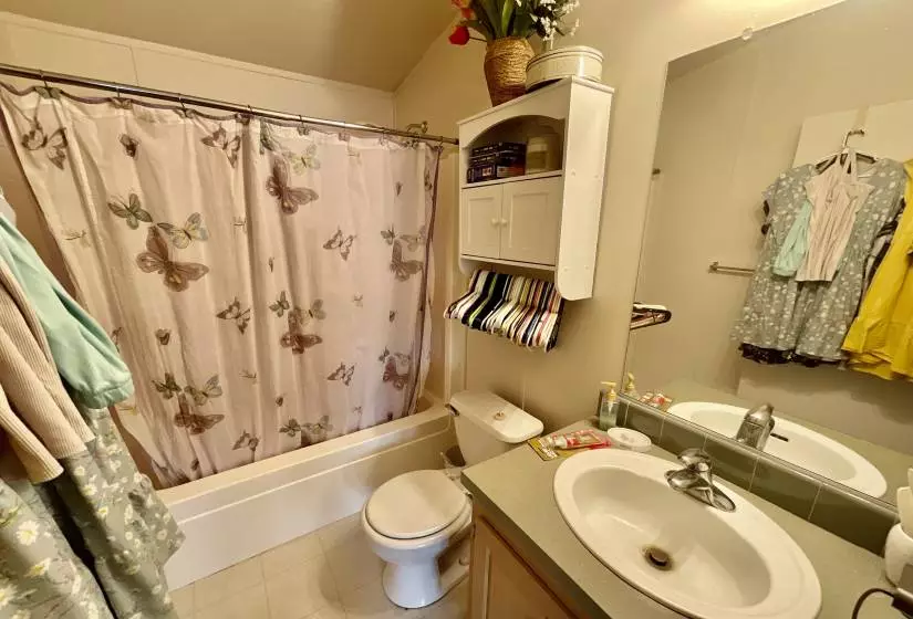 200 James Court, Carson City, Nevada 89706, 4 Bedrooms Bedrooms, 10 Rooms Rooms,2 BathroomsBathrooms,Manufactured,Residential,33,James,230013072