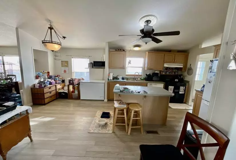 200 James Court, Carson City, Nevada 89706, 4 Bedrooms Bedrooms, 10 Rooms Rooms,2 BathroomsBathrooms,Manufactured,Residential,33,James,230013072