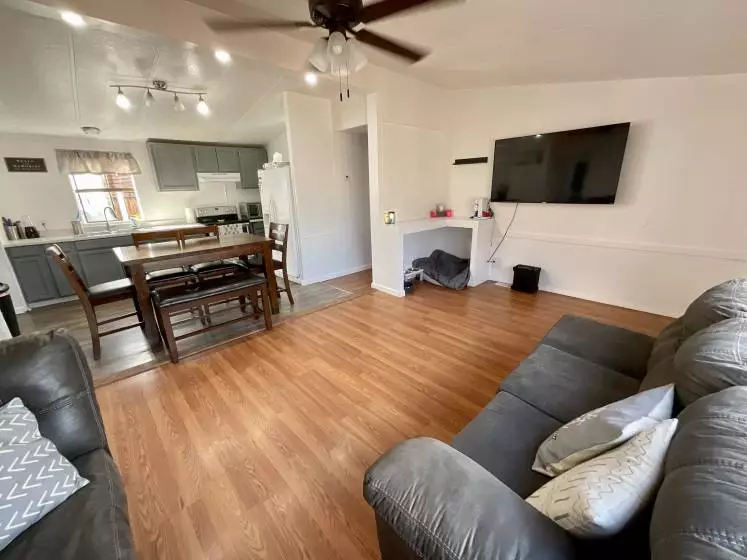 57 Chablis Drive, Reno, Nevada 89512, 3 Bedrooms Bedrooms, 9 Rooms Rooms,2 BathroomsBathrooms,Manufactured,Residential,Chablis,240004096