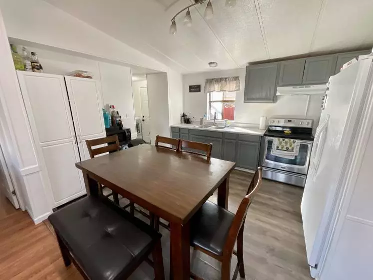 57 Chablis Drive, Reno, Nevada 89512, 3 Bedrooms Bedrooms, 9 Rooms Rooms,2 BathroomsBathrooms,Manufactured,Residential,Chablis,240004096