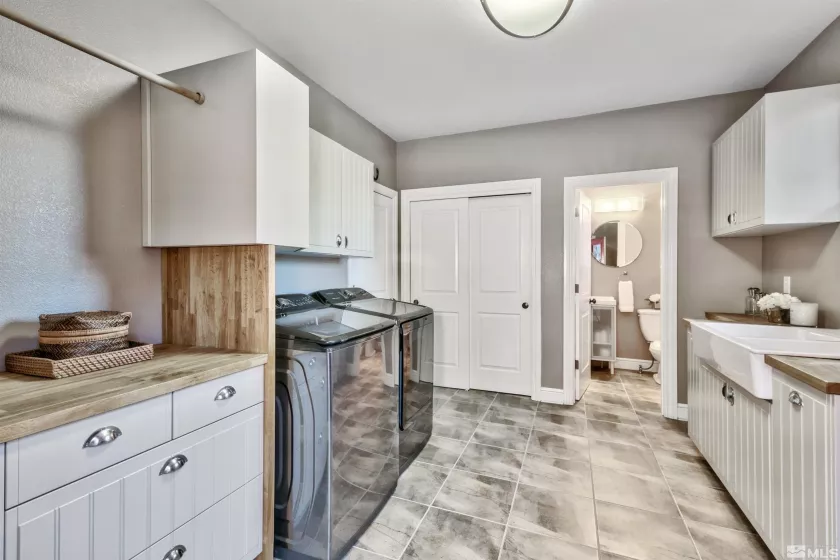1008 Keystone Ct, Gardnerville, Nevada 89460, 6 Bedrooms Bedrooms, ,4 BathroomsBathrooms,Residential,For Sale,Keystone Ct,240007504