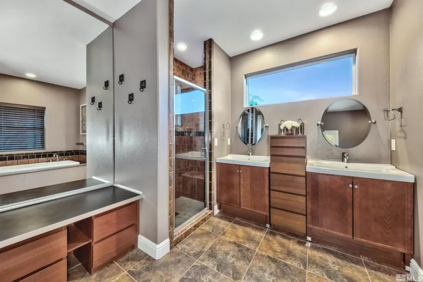 1008 Keystone Ct, Gardnerville, Nevada 89460, 6 Bedrooms Bedrooms, ,4 BathroomsBathrooms,Residential,For Sale,Keystone Ct,240007504