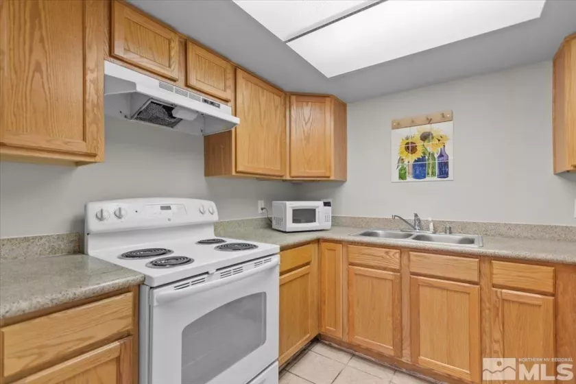 59 Vista Rafael Parkway, Reno, Nevada 89503, 2 Bedrooms Bedrooms, ,2 BathroomsBathrooms,Residential,For Sale,Vista Rafael Parkway,240007265