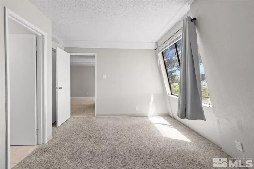 59 Vista Rafael Parkway, Reno, Nevada 89503, 2 Bedrooms Bedrooms, ,2 BathroomsBathrooms,Residential,For Sale,Vista Rafael Parkway,240007265