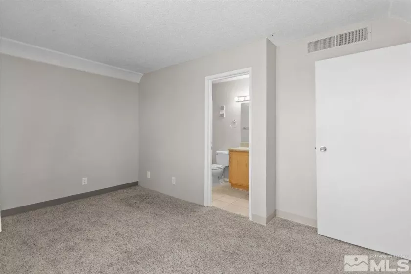 59 Vista Rafael Parkway, Reno, Nevada 89503, 2 Bedrooms Bedrooms, ,2 BathroomsBathrooms,Residential,For Sale,Vista Rafael Parkway,240007265