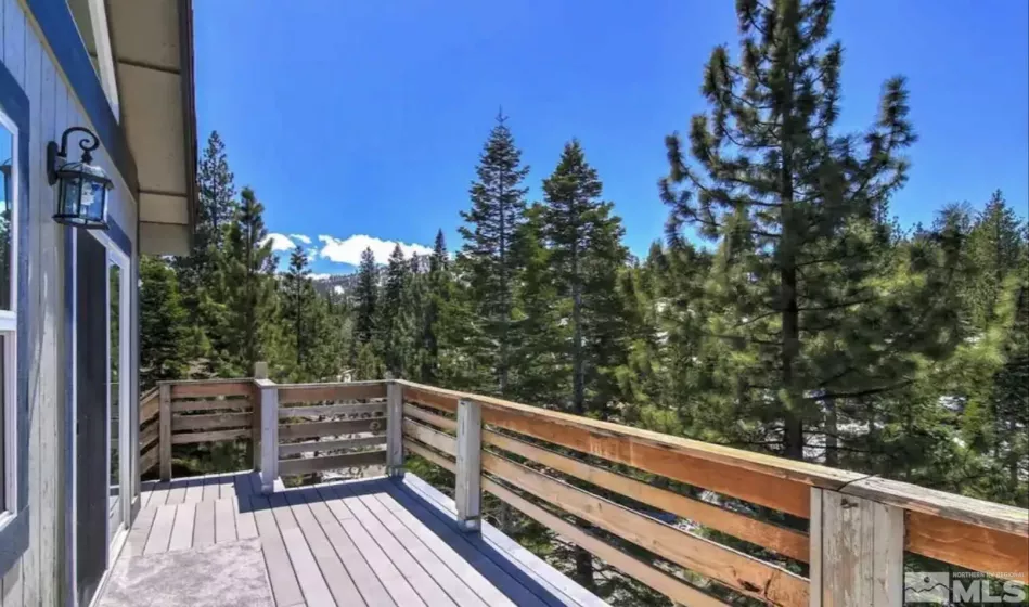 227 S Benjamin Dr # B, Stateline, Nevada 89449, 3 Bedrooms Bedrooms, ,3 BathroomsBathrooms,Residential,For Sale,S Benjamin Dr # B,240008804