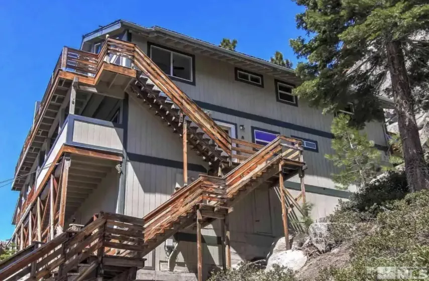 227 S Benjamin Dr # B, Stateline, Nevada 89449, 3 Bedrooms Bedrooms, ,3 BathroomsBathrooms,Residential,For Sale,S Benjamin Dr # B,240008804