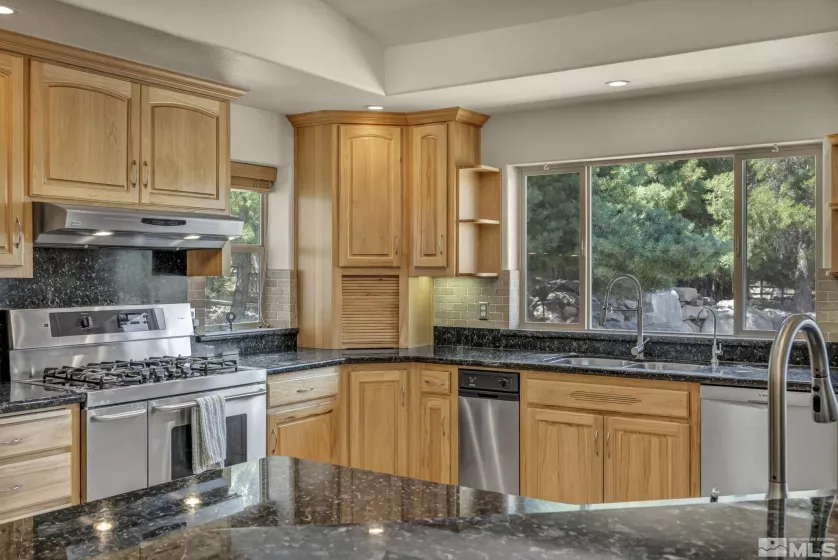 13475 Evening Song Lane, Reno, Nevada 89511, 3 Bedrooms Bedrooms, ,3 BathroomsBathrooms,Residential,For Sale,Evening Song Lane,240008877