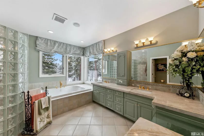 355 Blue Spruce Rd, Reno, Nevada 89511, 4 Bedrooms Bedrooms, ,4 BathroomsBathrooms,Residential,For Sale,Blue Spruce Rd,250003034