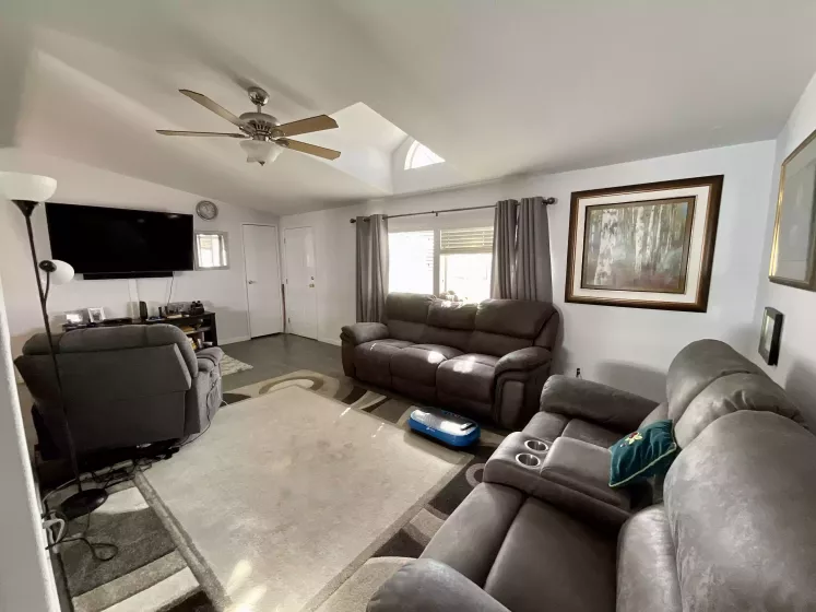 6560 Pyramid Highway, Sparks, Nevada 89436, 3 Bedrooms Bedrooms, 9 Rooms Rooms,2 BathroomsBathrooms,Manufactured,Residential,Pyramid,250003092