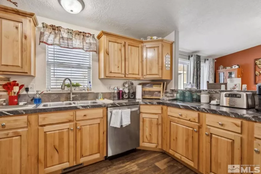 207 6th ST, Wells, Nevada 89835, 3 Bedrooms Bedrooms, ,2 BathroomsBathrooms,Residential,For Sale,6th ST,250003282