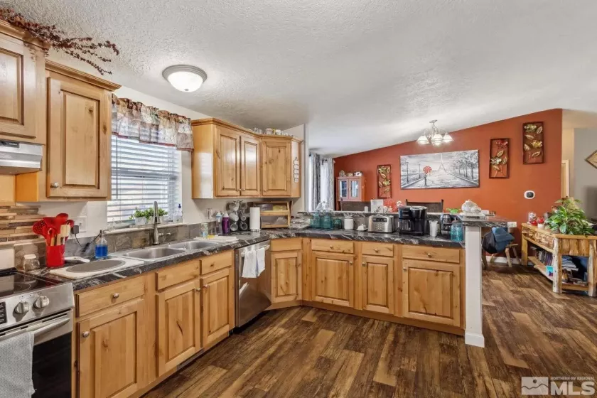 207 6th ST, Wells, Nevada 89835, 3 Bedrooms Bedrooms, ,2 BathroomsBathrooms,Residential,For Sale,6th ST,250003282