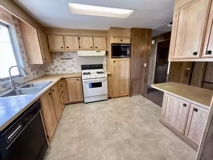 101 Lincoln Hwy, Wadsworth, Nevada 89442, 2 Bedrooms Bedrooms, 9 Rooms Rooms,2 BathroomsBathrooms,Manufactured,Residential,Lincoln Hwy,250003677