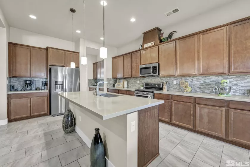 696 Raptor Way, Fernley, Nevada 89408, 3 Bedrooms Bedrooms, ,3 BathroomsBathrooms,Residential,For Sale,Raptor Way,250004419