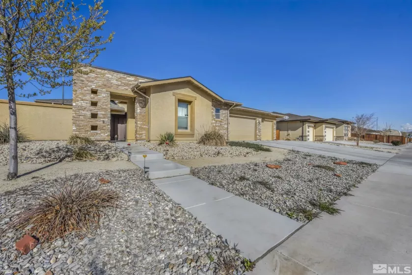 696 Raptor Way, Fernley, Nevada 89408, 3 Bedrooms Bedrooms, ,3 BathroomsBathrooms,Residential,For Sale,Raptor Way,250004419