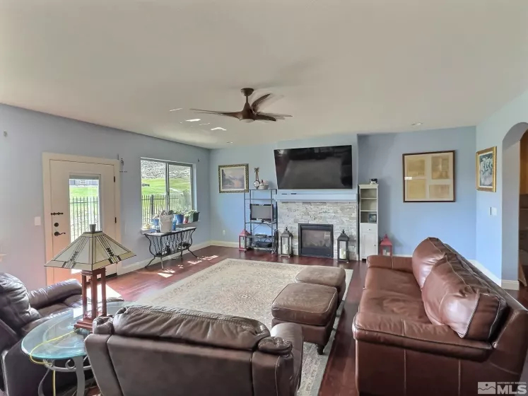 1611 Silver Oak Dr, Carson City, Nevada 89703, 3 Bedrooms Bedrooms, ,2 BathroomsBathrooms,Residential,For Sale,Silver Oak Dr,250004716