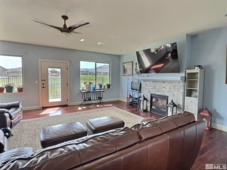 1611 Silver Oak Dr, Carson City, Nevada 89703, 3 Bedrooms Bedrooms, ,2 BathroomsBathrooms,Residential,For Sale,Silver Oak Dr,250004716