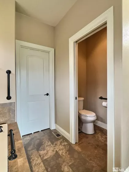 1611 Silver Oak Dr, Carson City, Nevada 89703, 3 Bedrooms Bedrooms, ,2 BathroomsBathrooms,Residential,For Sale,Silver Oak Dr,250004716