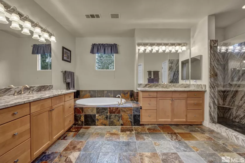3463 White Mountain Ct, Reno, Nevada 89511, 4 Bedrooms Bedrooms, ,3 BathroomsBathrooms,Residential,For Sale,White Mountain Ct,250005462