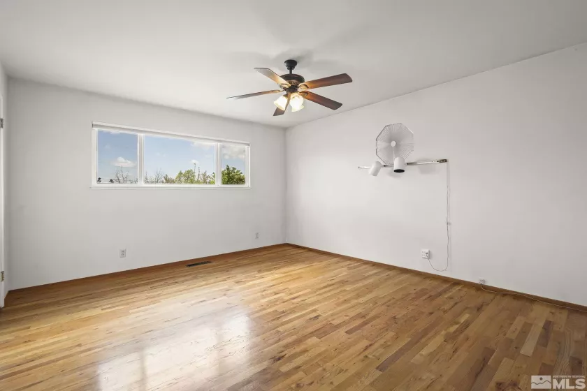 695 Sapphire Cir, Reno, Nevada 89509, 5 Bedrooms Bedrooms, ,2 BathroomsBathrooms,Residential,For Sale,Sapphire Cir,250005541