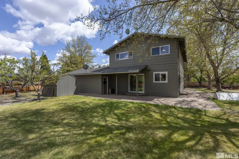 695 Sapphire Cir, Reno, Nevada 89509, 5 Bedrooms Bedrooms, ,2 BathroomsBathrooms,Residential,For Sale,Sapphire Cir,250005541