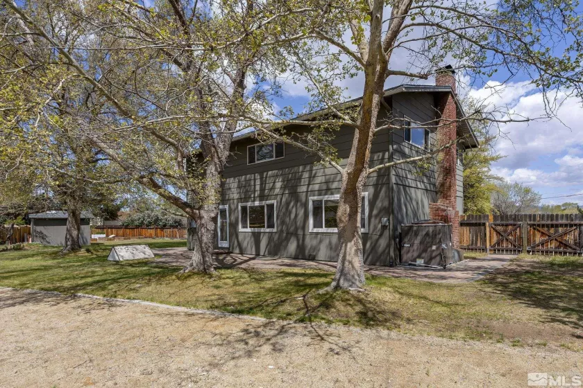 695 Sapphire Cir, Reno, Nevada 89509, 5 Bedrooms Bedrooms, ,2 BathroomsBathrooms,Residential,For Sale,Sapphire Cir,250005541