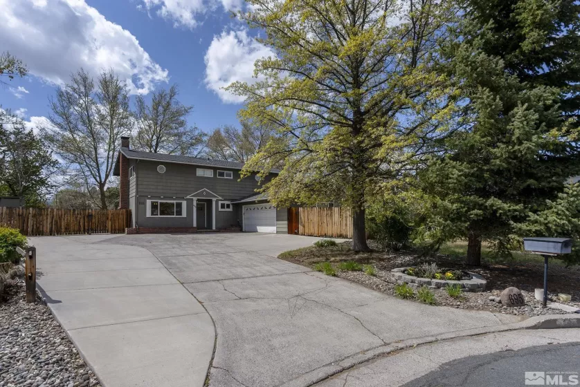 695 Sapphire Cir, Reno, Nevada 89509, 5 Bedrooms Bedrooms, ,2 BathroomsBathrooms,Residential,For Sale,Sapphire Cir,250005541