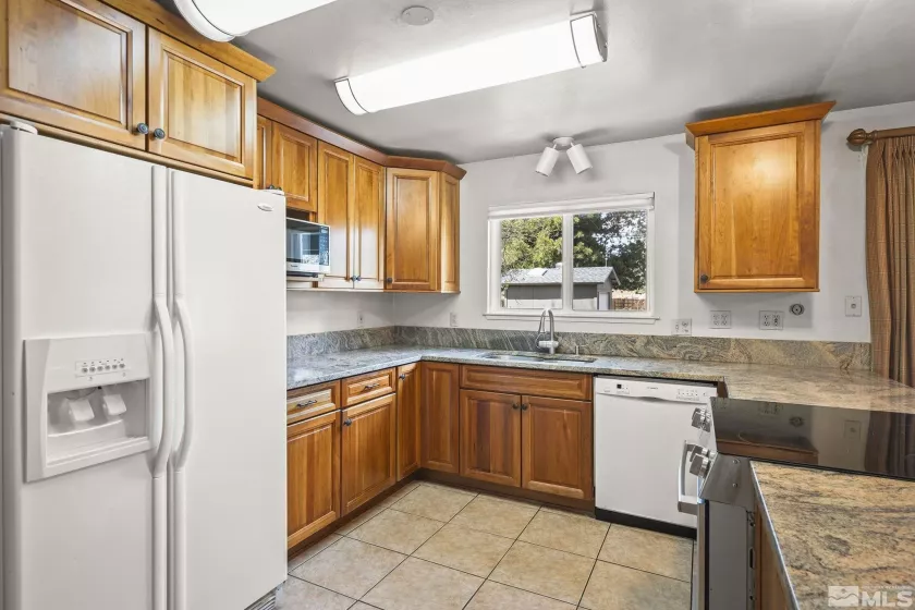 695 Sapphire Cir, Reno, Nevada 89509, 5 Bedrooms Bedrooms, ,2 BathroomsBathrooms,Residential,For Sale,Sapphire Cir,250005541