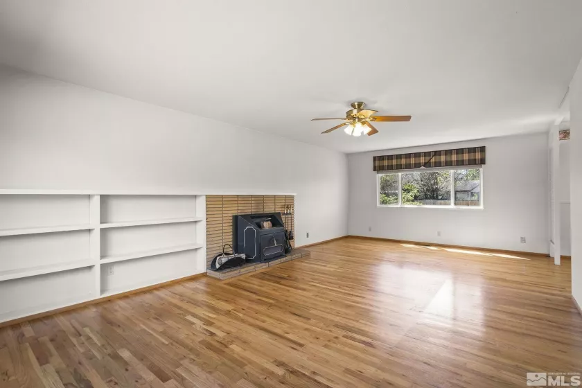 695 Sapphire Cir, Reno, Nevada 89509, 5 Bedrooms Bedrooms, ,2 BathroomsBathrooms,Residential,For Sale,Sapphire Cir,250005541