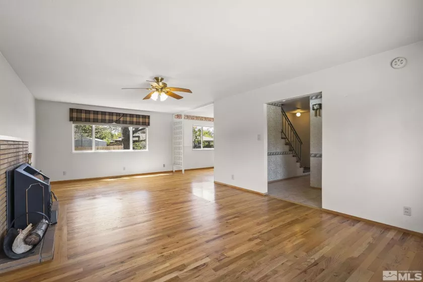 695 Sapphire Cir, Reno, Nevada 89509, 5 Bedrooms Bedrooms, ,2 BathroomsBathrooms,Residential,For Sale,Sapphire Cir,250005541