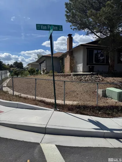 2055 Kings Row, Reno, Nevada 89503, 3 Bedrooms Bedrooms, ,2 BathroomsBathrooms,Residential,For Sale,Kings Row,250005558