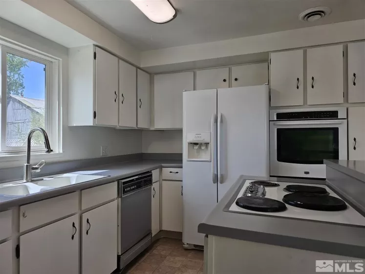 311 Main St, Yerington, Nevada 89447, 1 Bedroom Bedrooms, ,1 BathroomBathrooms,Residential,For Sale,Main St,250005421