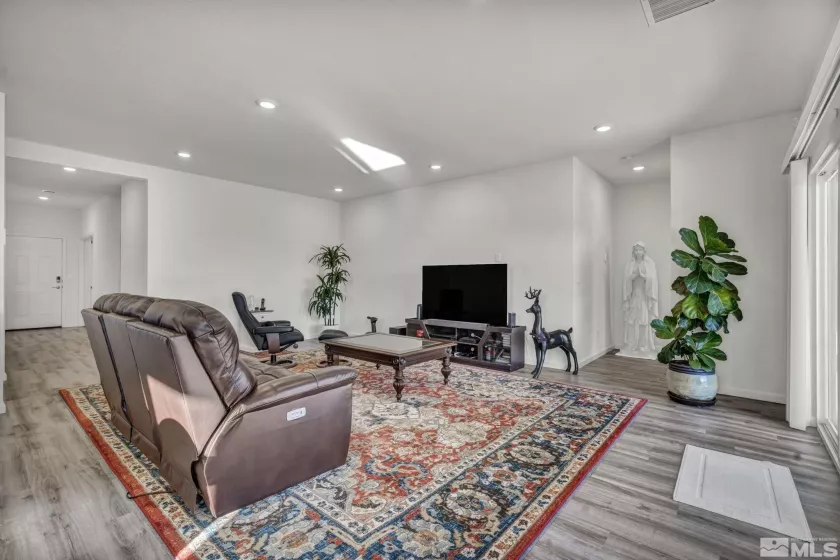 7962 Flint Springs Dr, Sun Valley, Nevada 89433, 4 Bedrooms Bedrooms, ,2 BathroomsBathrooms,Residential,For Sale,Flint Springs Dr,250000531