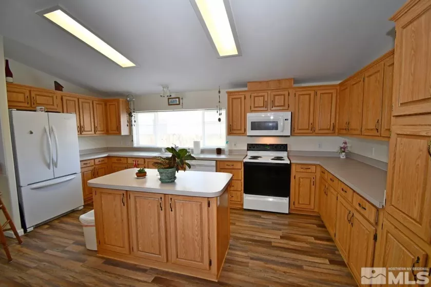 229 Mark Street, Gardnerville, Nevada 89410, 3 Bedrooms Bedrooms, ,2 BathroomsBathrooms,Residential,For Sale,Mark Street,250005570