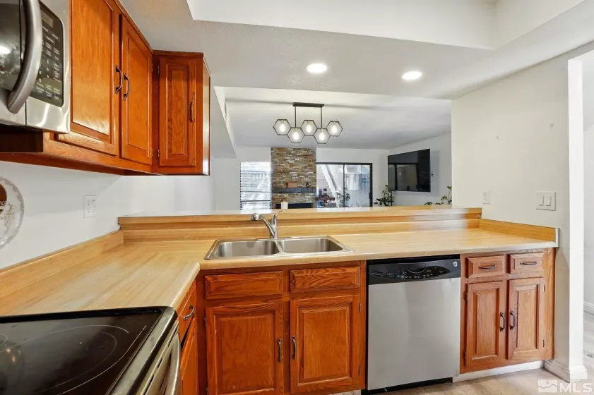 4185 Baker Ln, Reno, Nevada 89509, 2 Bedrooms Bedrooms, ,2 BathroomsBathrooms,Residential,For Sale,Baker Ln,250005569