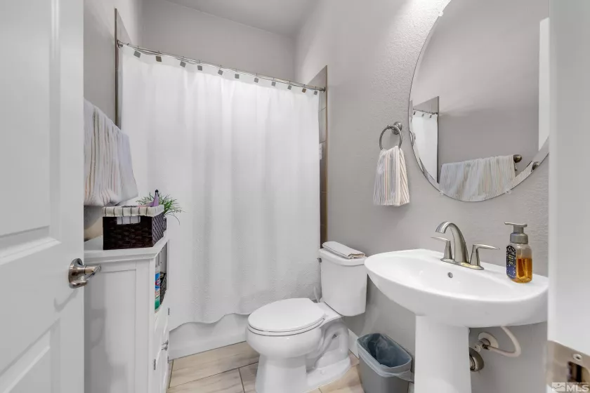 11641 Diamond Stream Drive, Sparks, Nevada 89441, 5 Bedrooms Bedrooms, ,3 BathroomsBathrooms,Residential,For Sale,Diamond Stream Drive,250005573