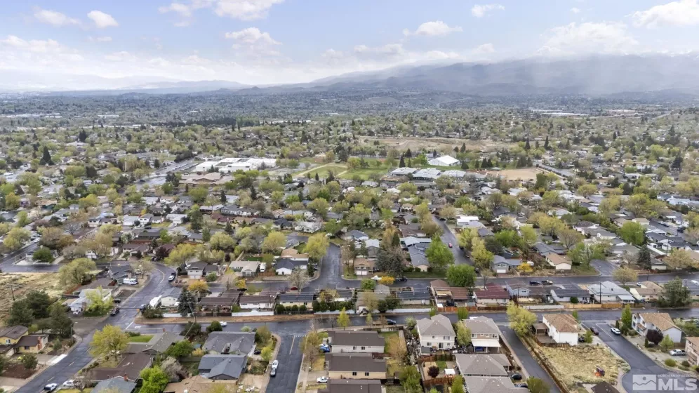 2721 Harding way, Reno, Nevada 89503, 3 Bedrooms Bedrooms, ,2 BathroomsBathrooms,Residential,For Sale,Harding way,250005575