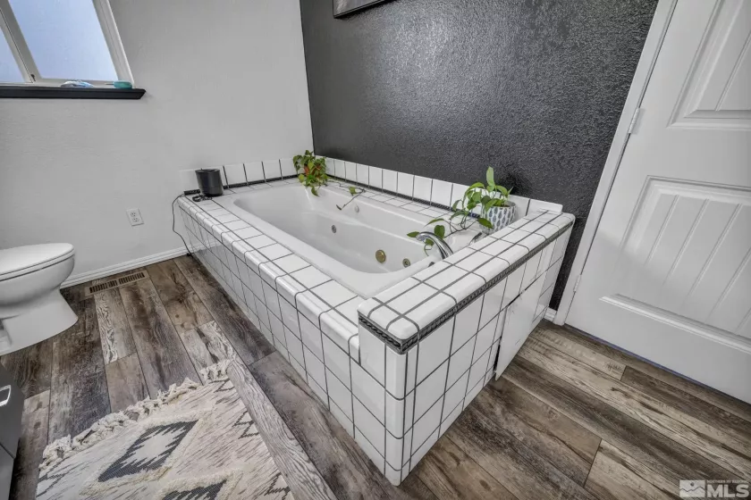 10205 Shenandoah Dr, Reno, Nevada 89508, 4 Bedrooms Bedrooms, ,3 BathroomsBathrooms,Residential,For Sale,Shenandoah Dr,250005583