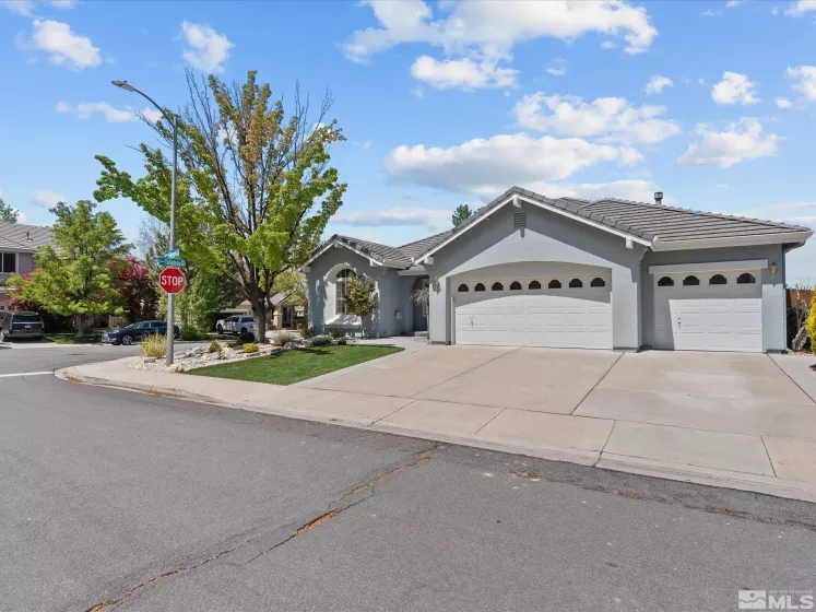 1850 Almonte Court, Sparks, Nevada 89436, 4 Bedrooms Bedrooms, ,2 BathroomsBathrooms,Residential,For Sale,Almonte Court,250005592