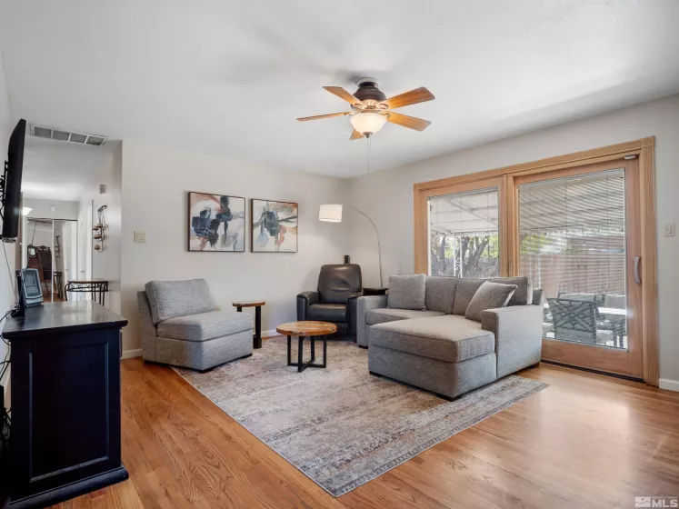 610 Akard Cir, Reno, Nevada 89503, 3 Bedrooms Bedrooms, ,2 BathroomsBathrooms,Residential,For Sale,Akard Cir,250005612