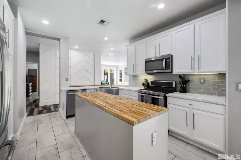 475 Sysonby Ct, Reno, Nevada 89521, 5 Bedrooms Bedrooms, ,3 BathroomsBathrooms,Residential,For Sale,Sysonby Ct,250005613