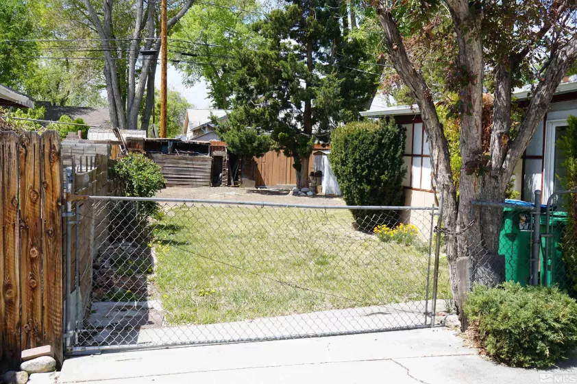 933 Cordone Ave, Reno, Nevada 89502, 3 Bedrooms Bedrooms, ,1 BathroomBathrooms,Residential,For Sale,Cordone Ave,250005614