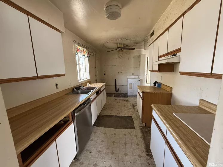 13501 Mount Shasta, Reno, Nevada 89506, 2 Bedrooms Bedrooms, ,1 BathroomBathrooms,Residential,For Sale,Mount Shasta,250005616