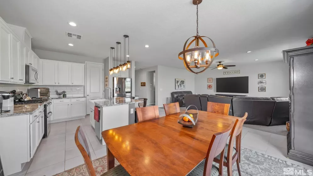 2282 Selway Drive, Sparks, Nevada 89436, 3 Bedrooms Bedrooms, ,2 BathroomsBathrooms,Residential,For Sale,Selway Drive,250005684