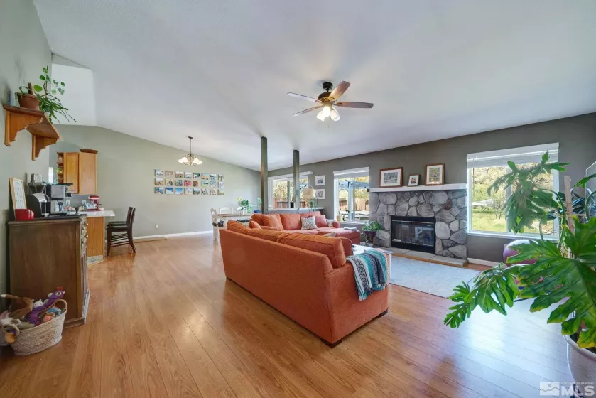 2120 Keystone Ave, Reno, Nevada 89503, 3 Bedrooms Bedrooms, ,2 BathroomsBathrooms,Residential,For Sale,Keystone Ave,250005687