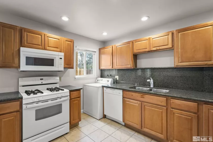 1180 Upton Way, Sparks, Nevada 89431, 3 Bedrooms Bedrooms, ,1 BathroomBathrooms,Residential,For Sale,Upton Way,250004247