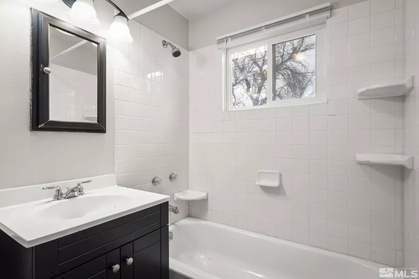 1180 Upton Way, Sparks, Nevada 89431, 3 Bedrooms Bedrooms, ,1 BathroomBathrooms,Residential,For Sale,Upton Way,250004247
