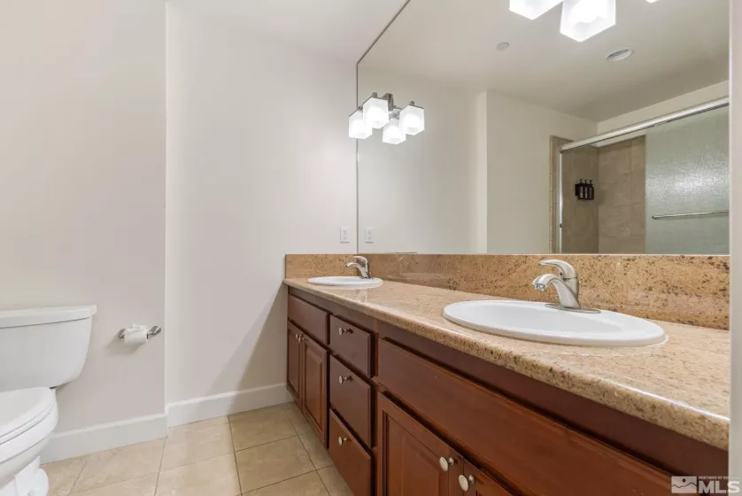 450 Arlington, Reno, Nevada 89503, 2 Bedrooms Bedrooms, ,2 BathroomsBathrooms,Residential,For Sale,Arlington,250005697